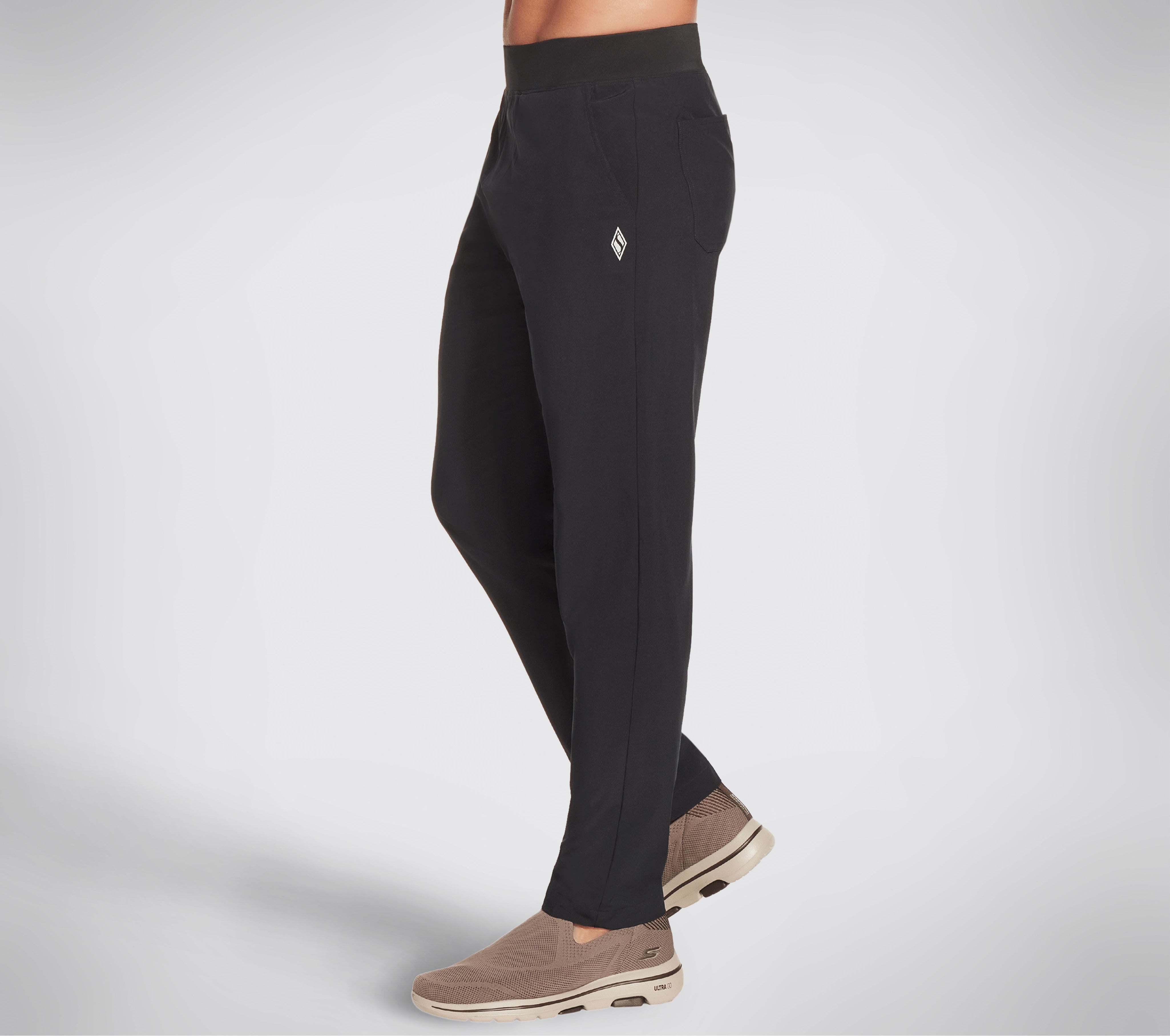 M1PT37 BLK - SKECHERS APPAREL GOWALK ACTION PANT - Shoess